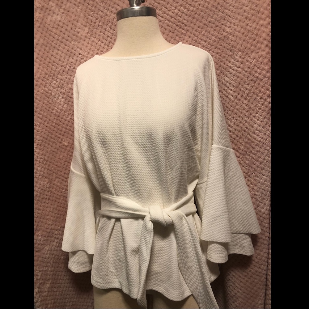 Bell sleeved blouse with belt